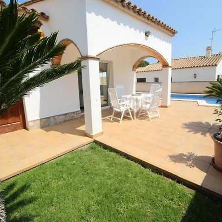 Casa Confortable Cerca De La Playa Con Piscina Privada - Hisp-236-72 * Torroella de Montgrí